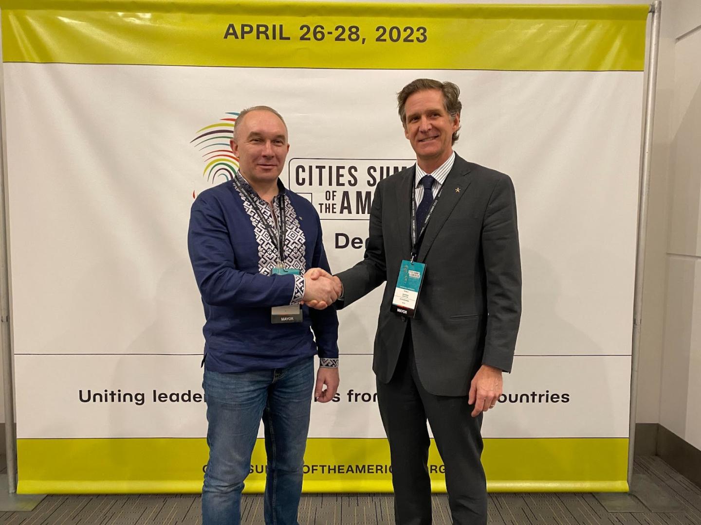 Mayor Kelly and Mayor Bova at the 2023 Cities Summit of the Americas