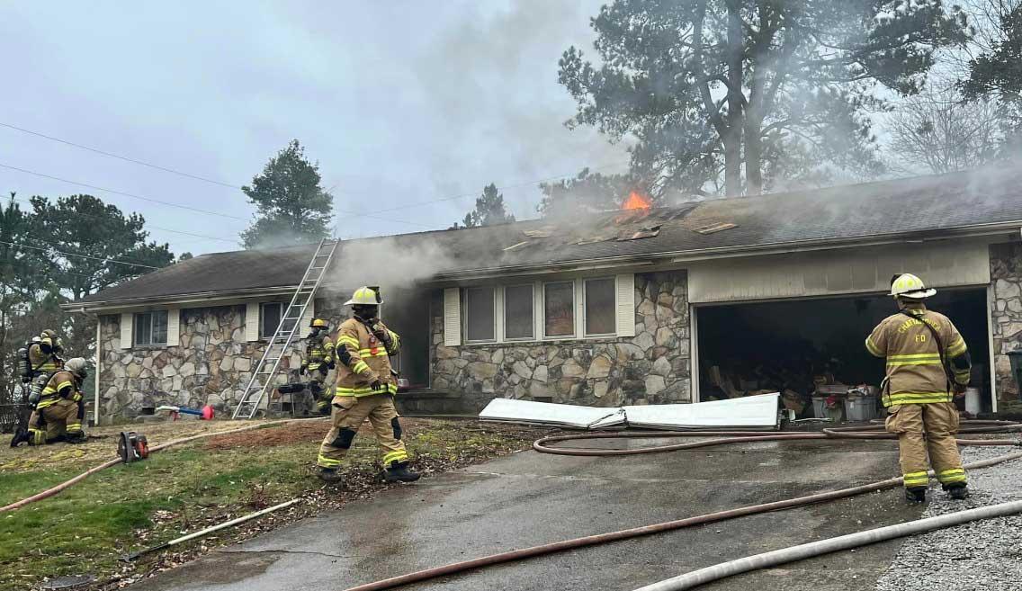 Casa en Briarwood Drive dañada por incendio