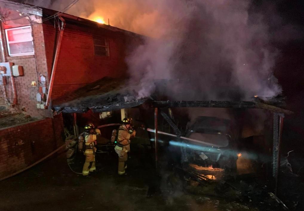 Tácticas complejas y efectivas de extinción de incendios utilizadas en el incendio de Haywood Ave