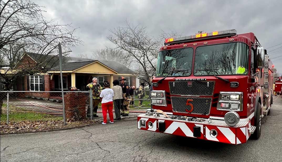 Incendio en E 5th Street daña casa en Glenwood