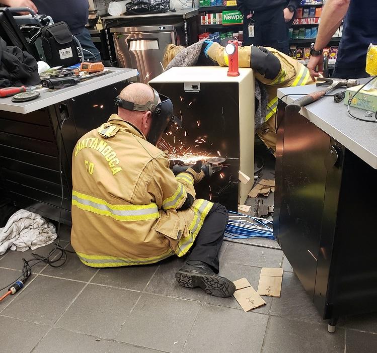 Firefighters successfully free woman’s hand from safe inside convenience store