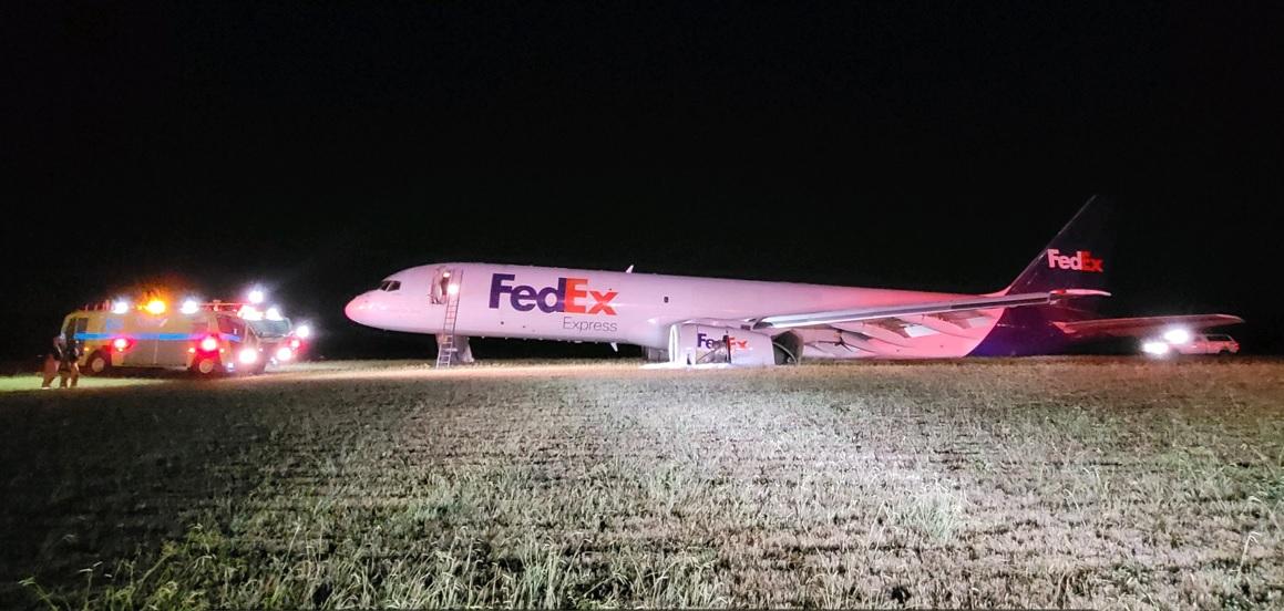 Incredible landing by FedEx plane at Chattanooga Airport